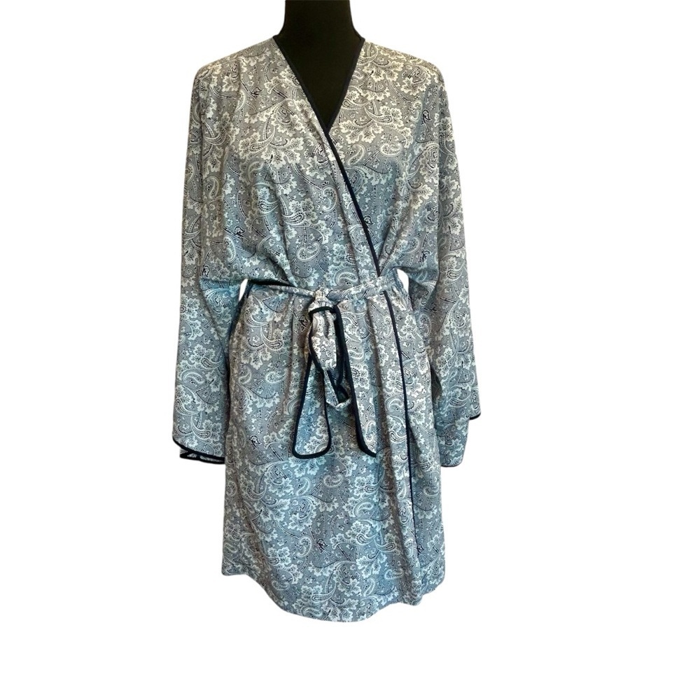 Versailles white navy blue paisley print kimono style wrap tie front bath robe